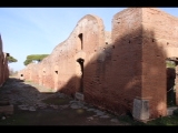 01060 ostia - regio ii - decumanus maximus - terme di nettuno (ii,iv,2) - via della fontana - bli ri nordosten - 01-2024.jpg